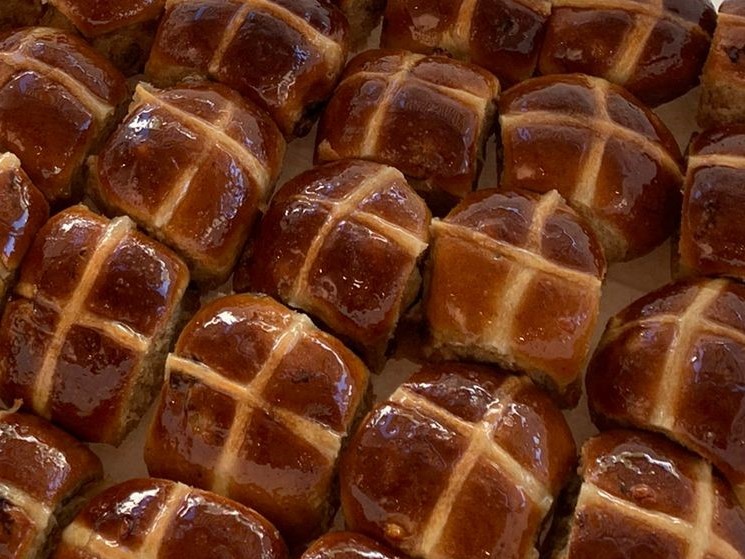 2022 04 13 Spring To Go Hot Cross Buns